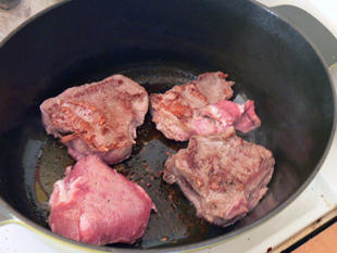 Kalbsbäckchen anbraten